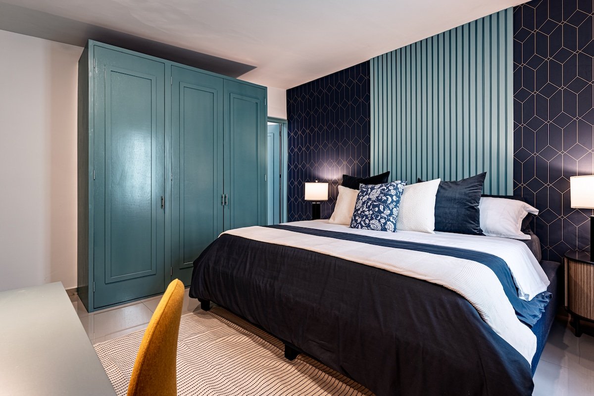 Elegant Condesa Stay, Rooftop & BBQ gallery image 4