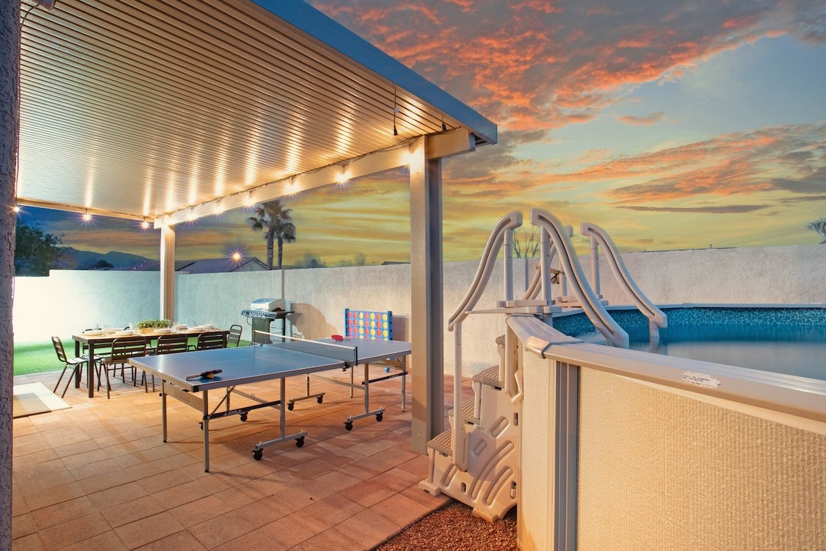 All-In-One 5BD Home w/ Pool, Arcades, Theater! gallery image 3