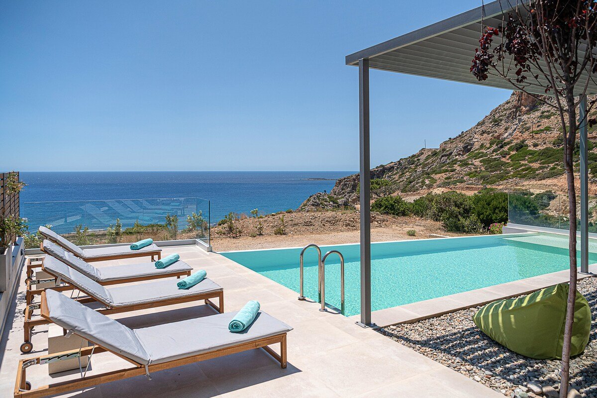 Krystallon Estate – Sea views, close to the beach! gallery image 4