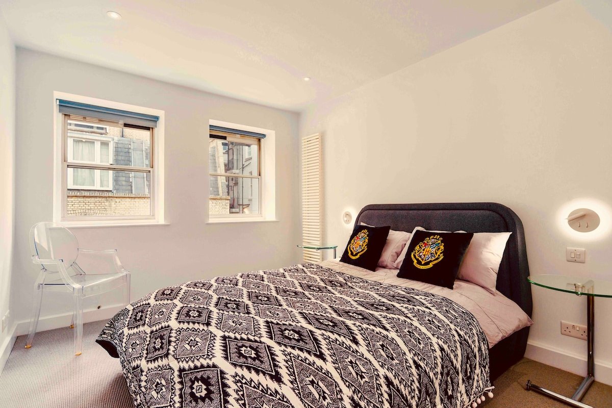 Designers home Marylebone Mayfair space to relax gallery image 4