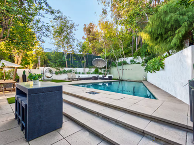 Modern Hollywood Hills Villa