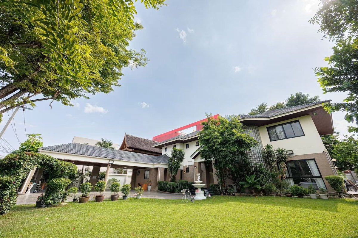 Bangkok manor one，Sukhumvit 5卧5卫超大庭院泳池别墅 订满三天以上送接机 gallery image 3