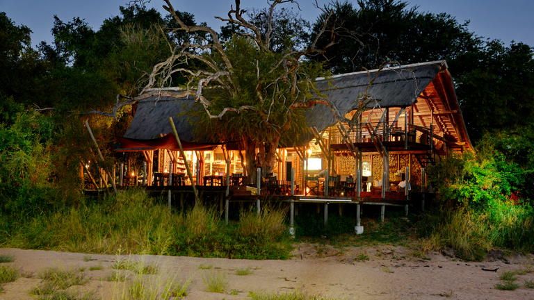 Rhino Post Safari Lodge - Lodge