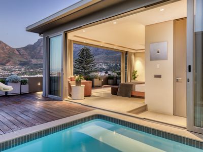 Space and Spectacular Table Mountain Views