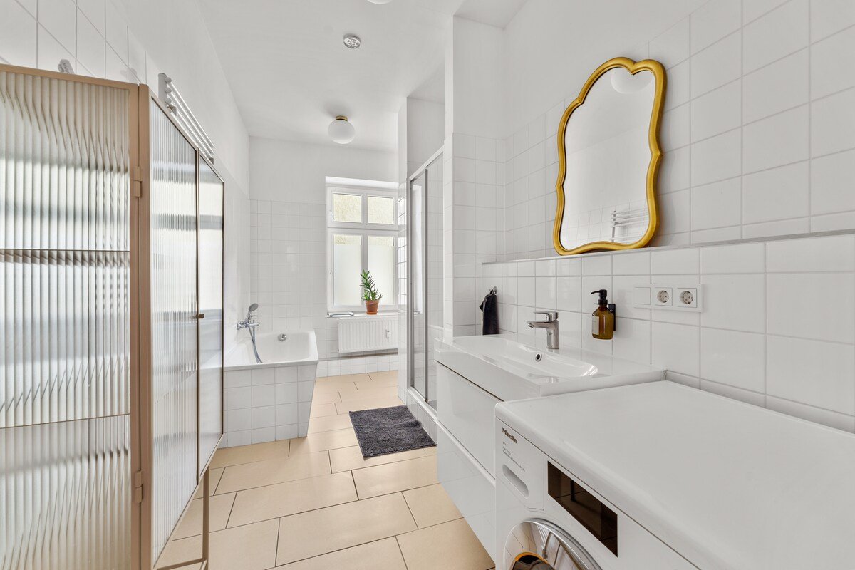 Stylish 120sqm Appartment in Berlin-Mitte gallery image 5