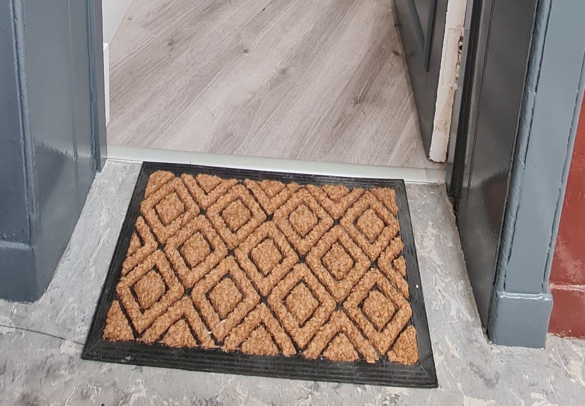 Large 4 bed (sleeps 8) Castle View – refurbished gallery image 4