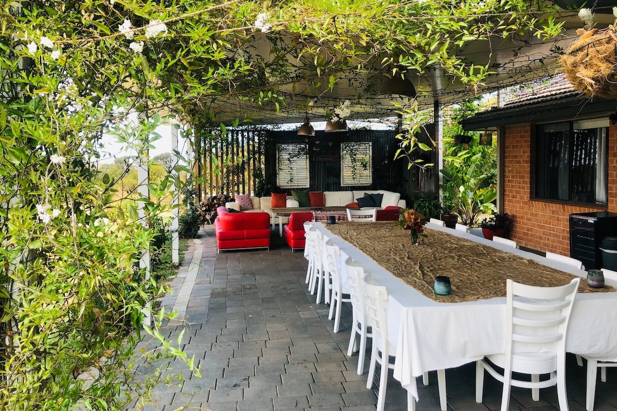 Farm House & Cabin on 30 acres for 16 guests gallery image 2