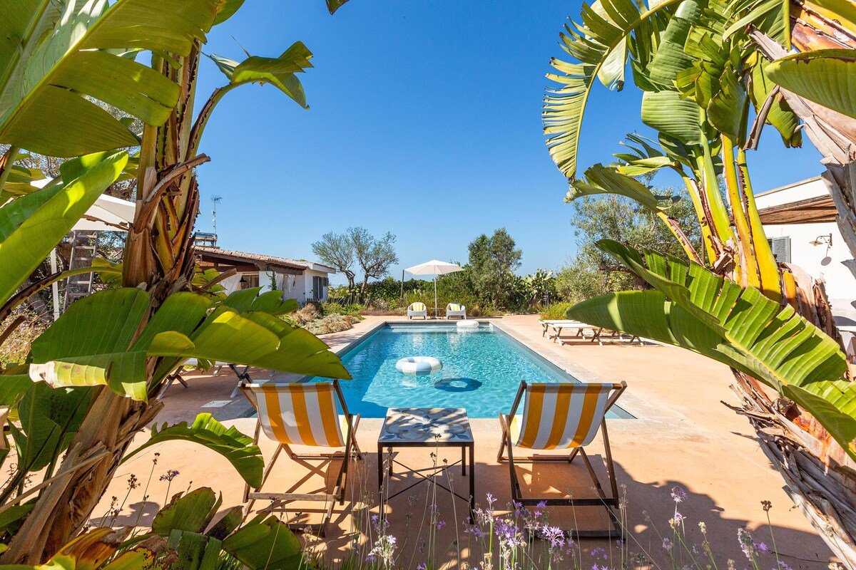 Trulli with pool in Puglia gallery image 5