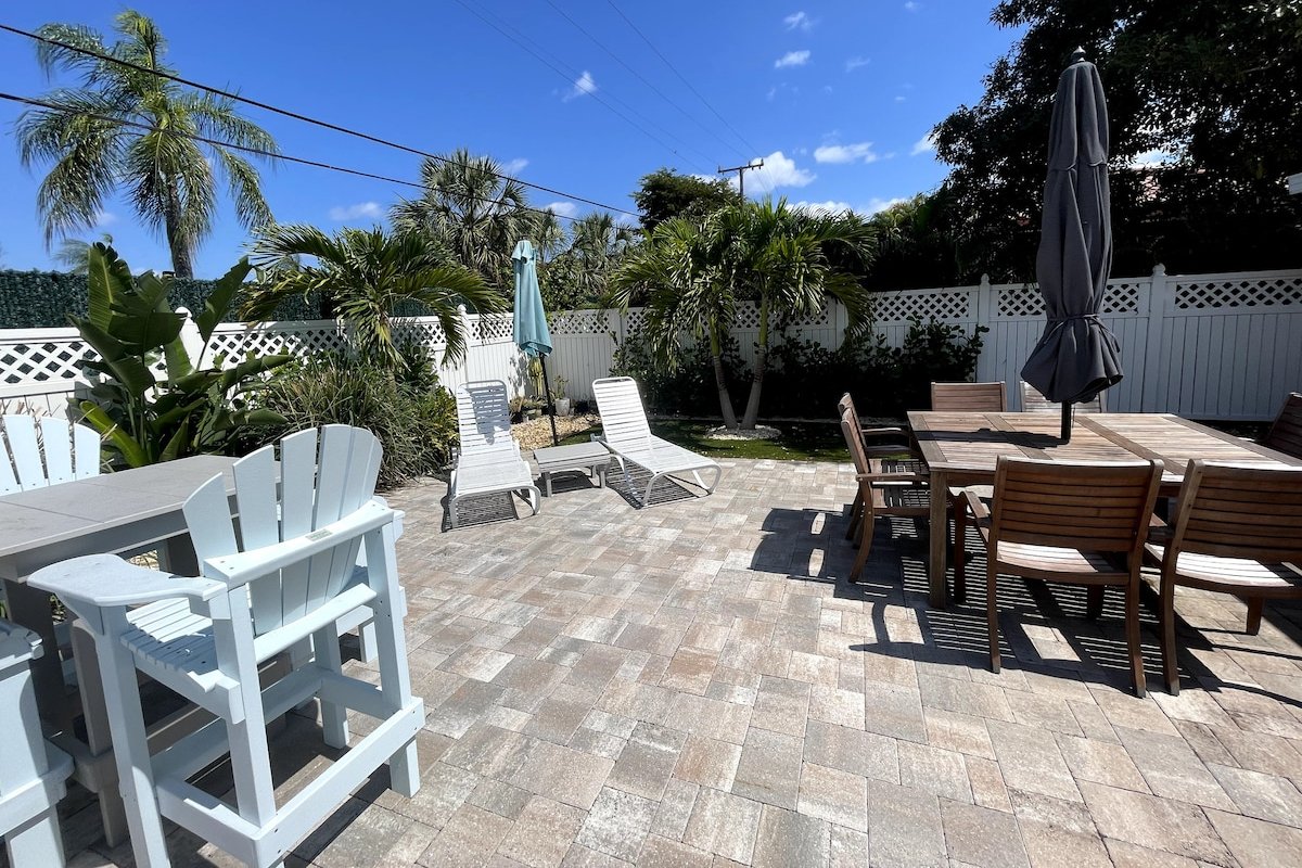 Stay 4+ nights, get 1 free, Nov/Dec.- heated pool gallery image 3