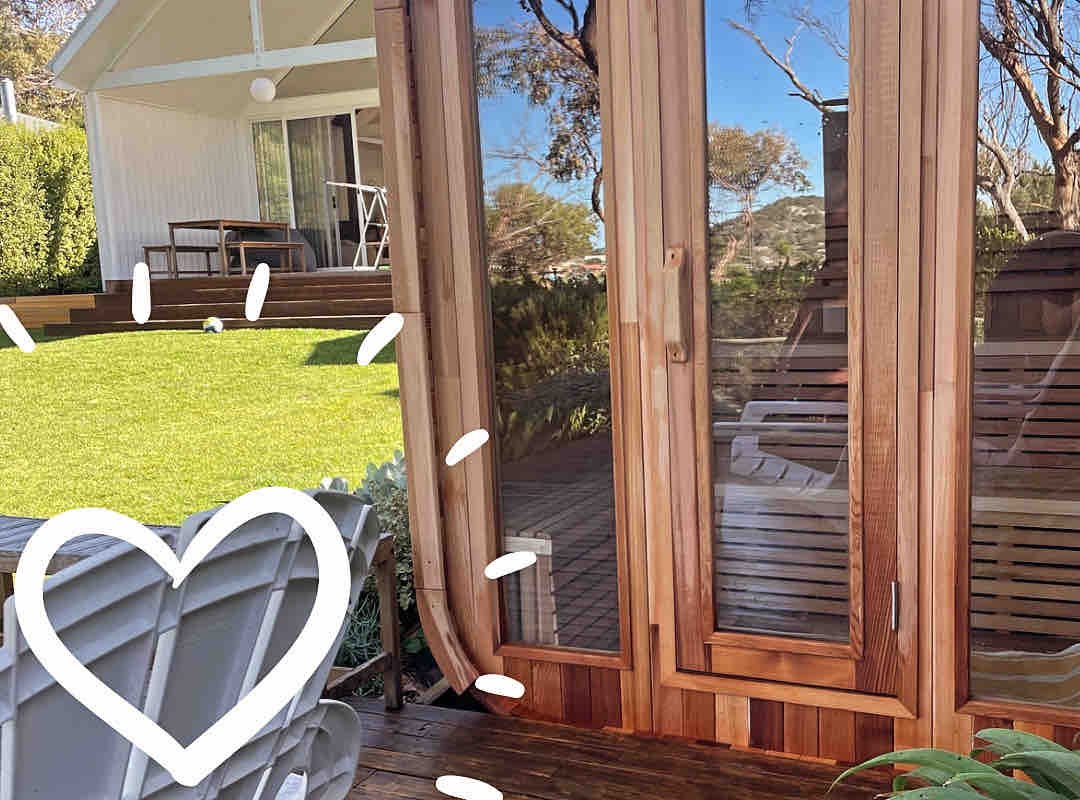 Absolute waterfront-with sauna – Wave Song gallery image 5