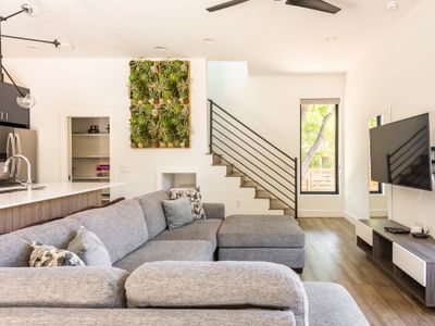 Chic and Boutique – Central Austin Estate