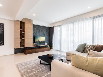 Luxury Stay in Central Bangkok With Roof-top Pool