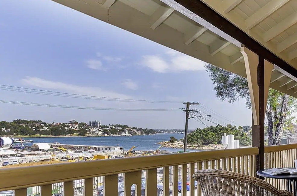 Waterfront – KING Master 4 Bedroom 3 Storey#9-10 gallery image 3