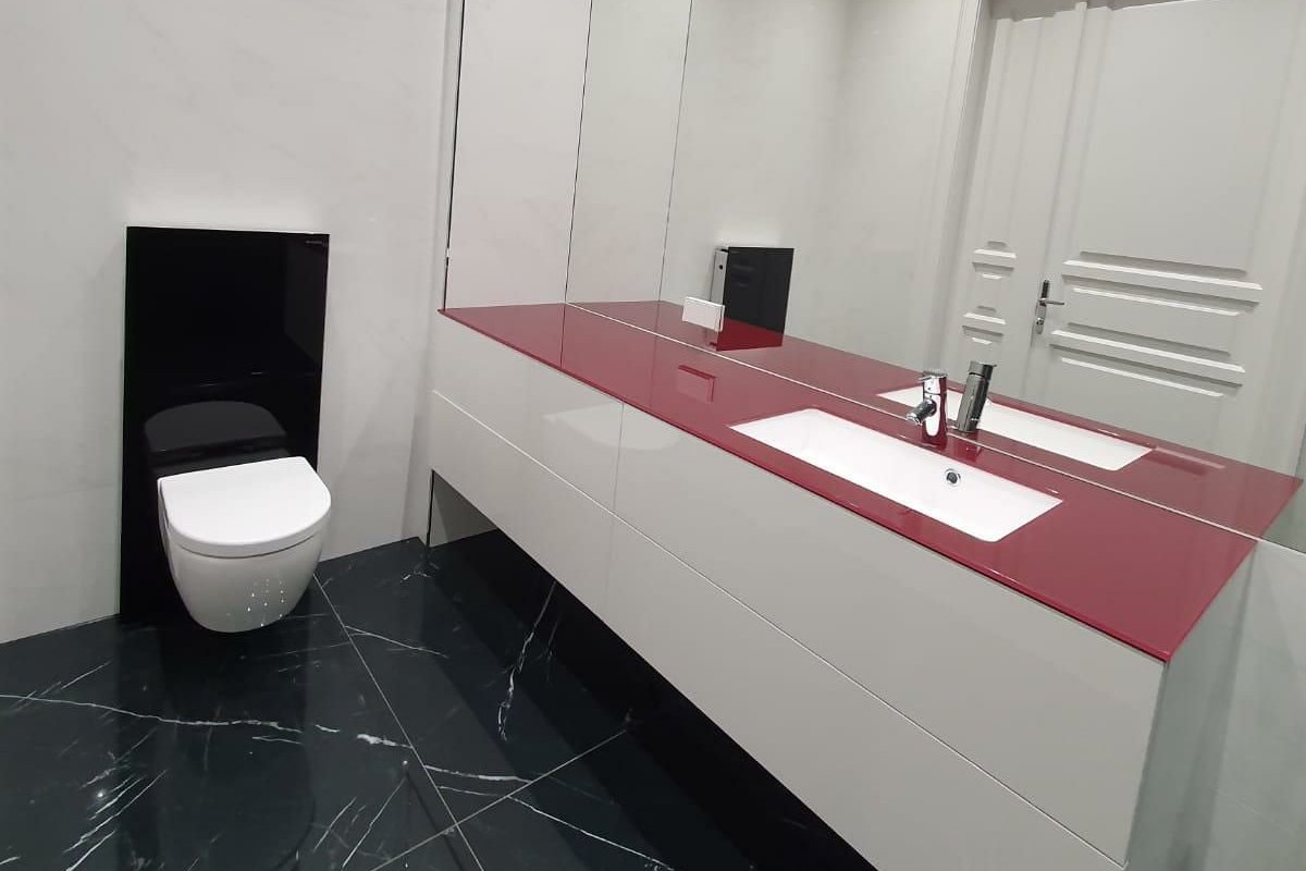 180m2 luxury rooftop in front of Hundertwasserhaus gallery image 5