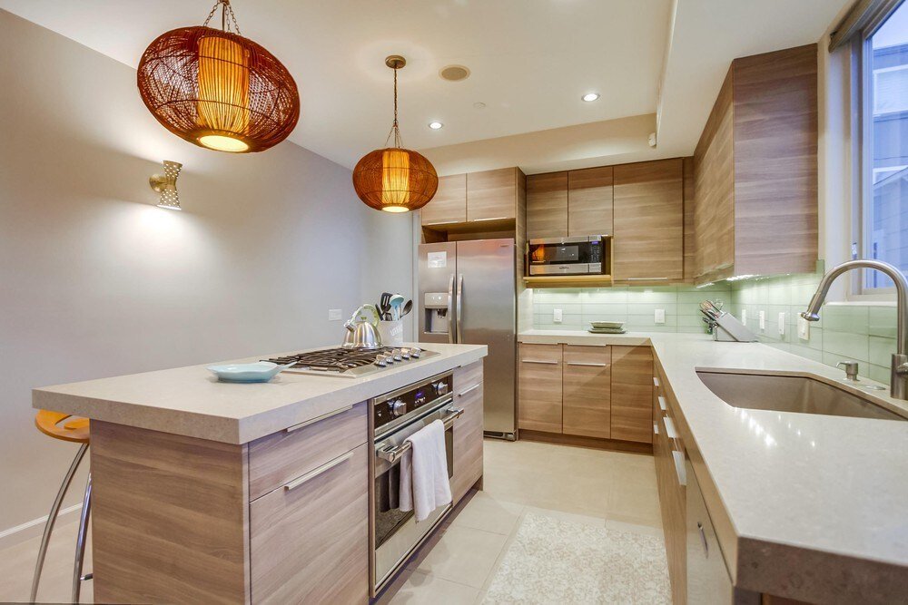 NEW Modern 3B/3Ba- 2 Car GARAGE -Steps Beach & Bay gallery image 3