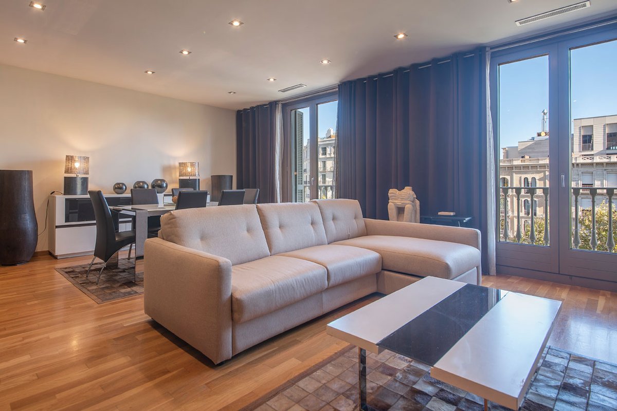 Paseo de Gracia Suite 1, modern, spacious and cozy
