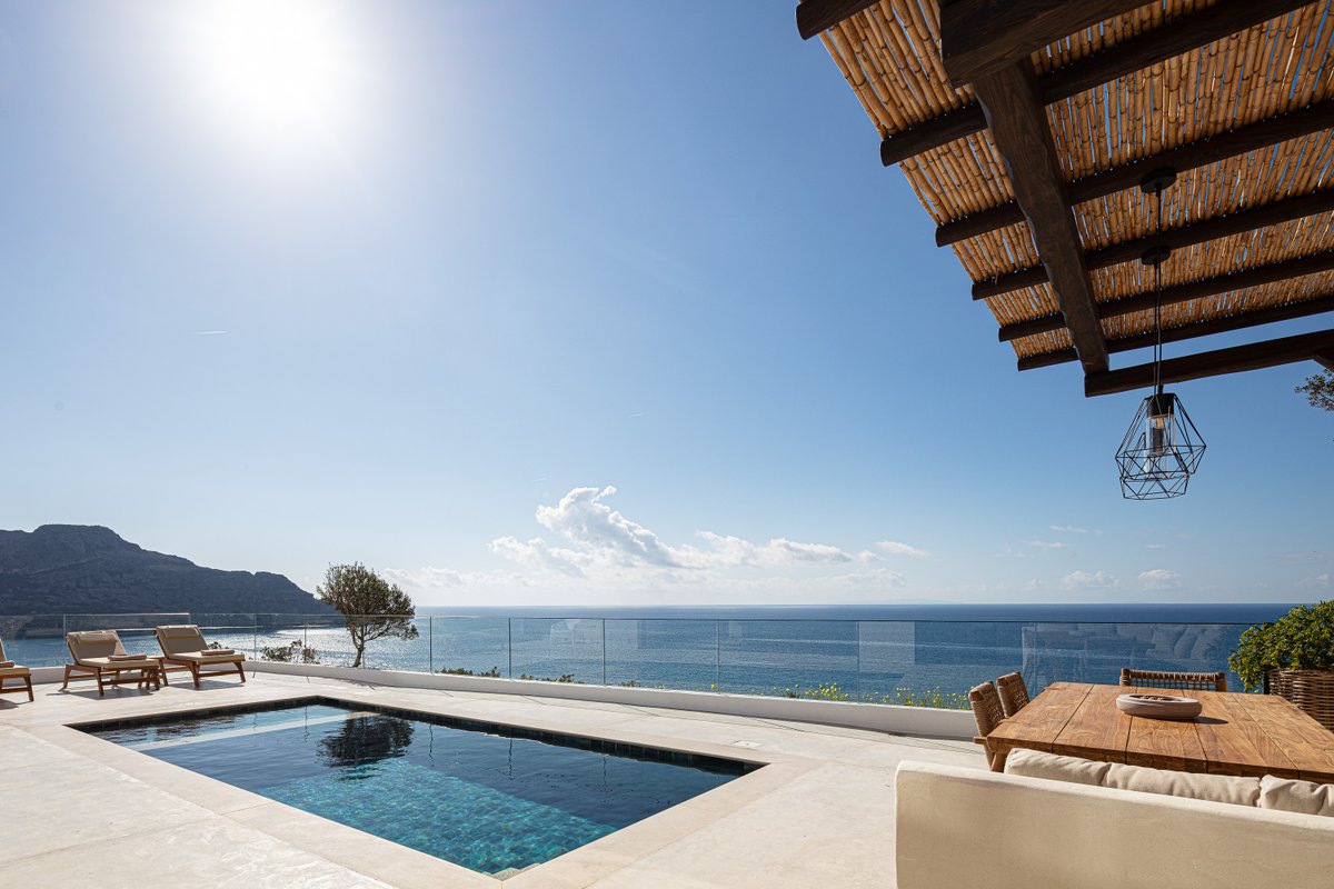 Elevate Your Escape: Rokkea Villa 350m from Beach