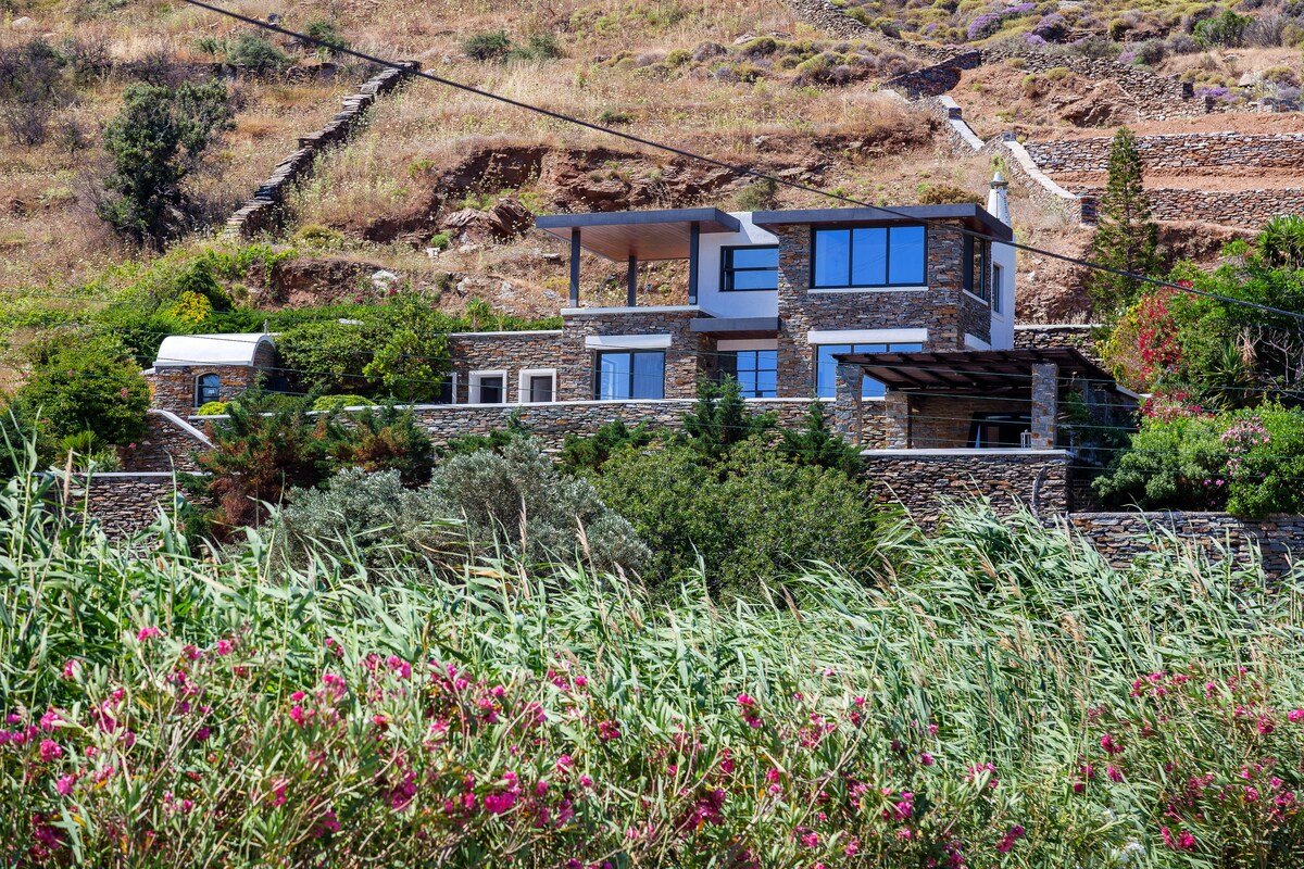 Unique villa with private pool in Vourkari gallery image 3