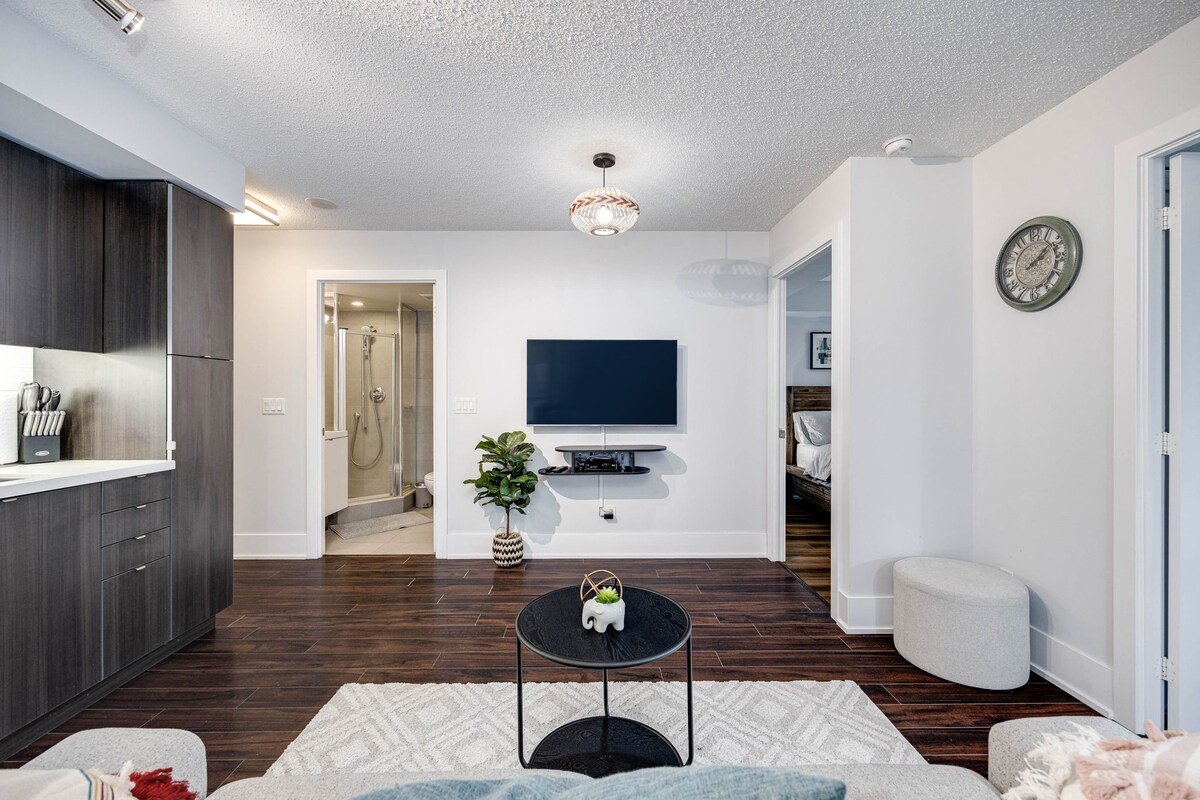 Luxury 3BR Suite w Free Parking-CN, Convention Cnt gallery image 4