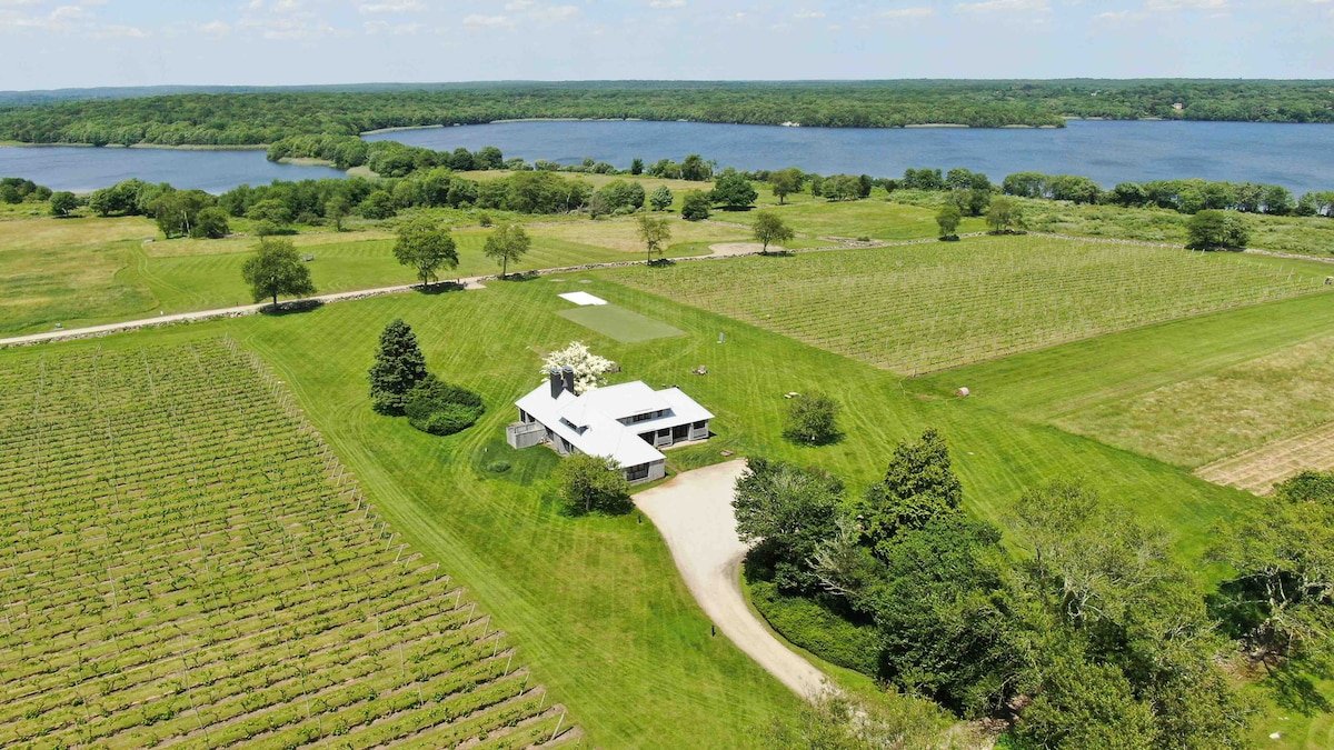 Sakonnet Vineyard Estate with VIP Wine Tastings gallery image 2