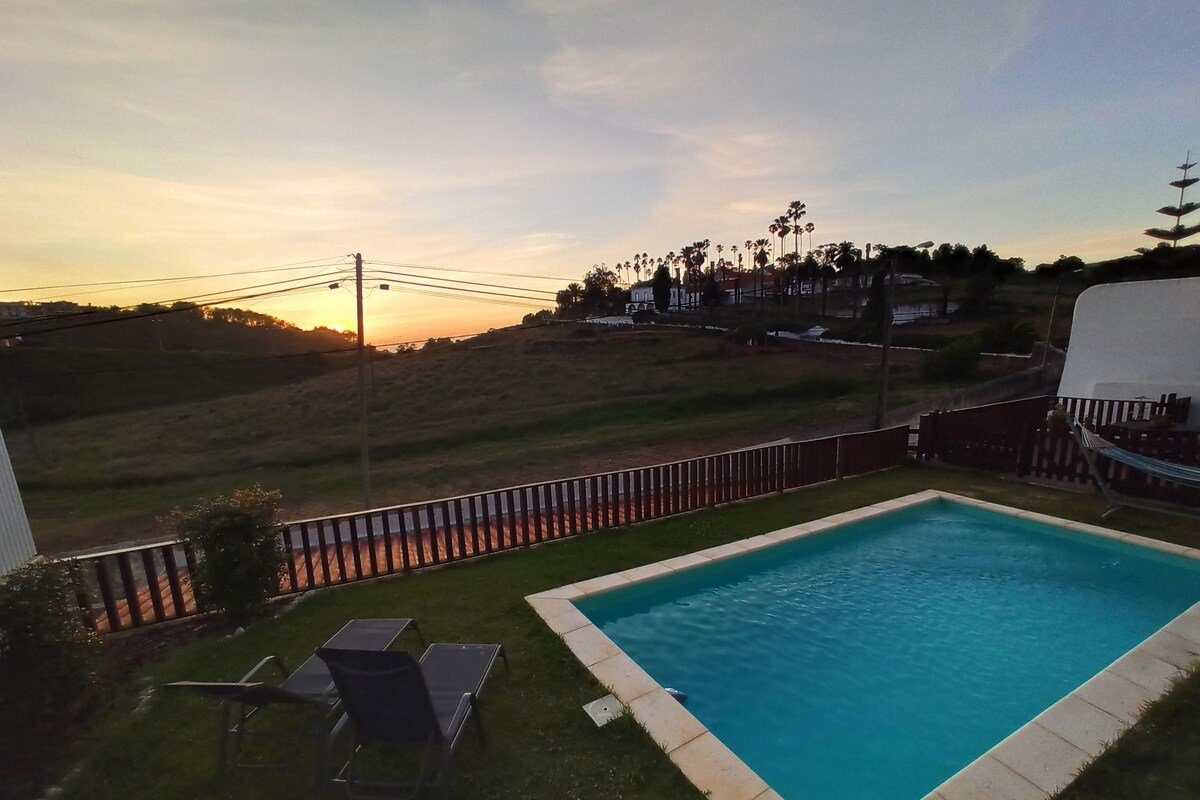 Ericeira Villa · 4 Bedrooms, Private Pool & BBQ gallery image 5