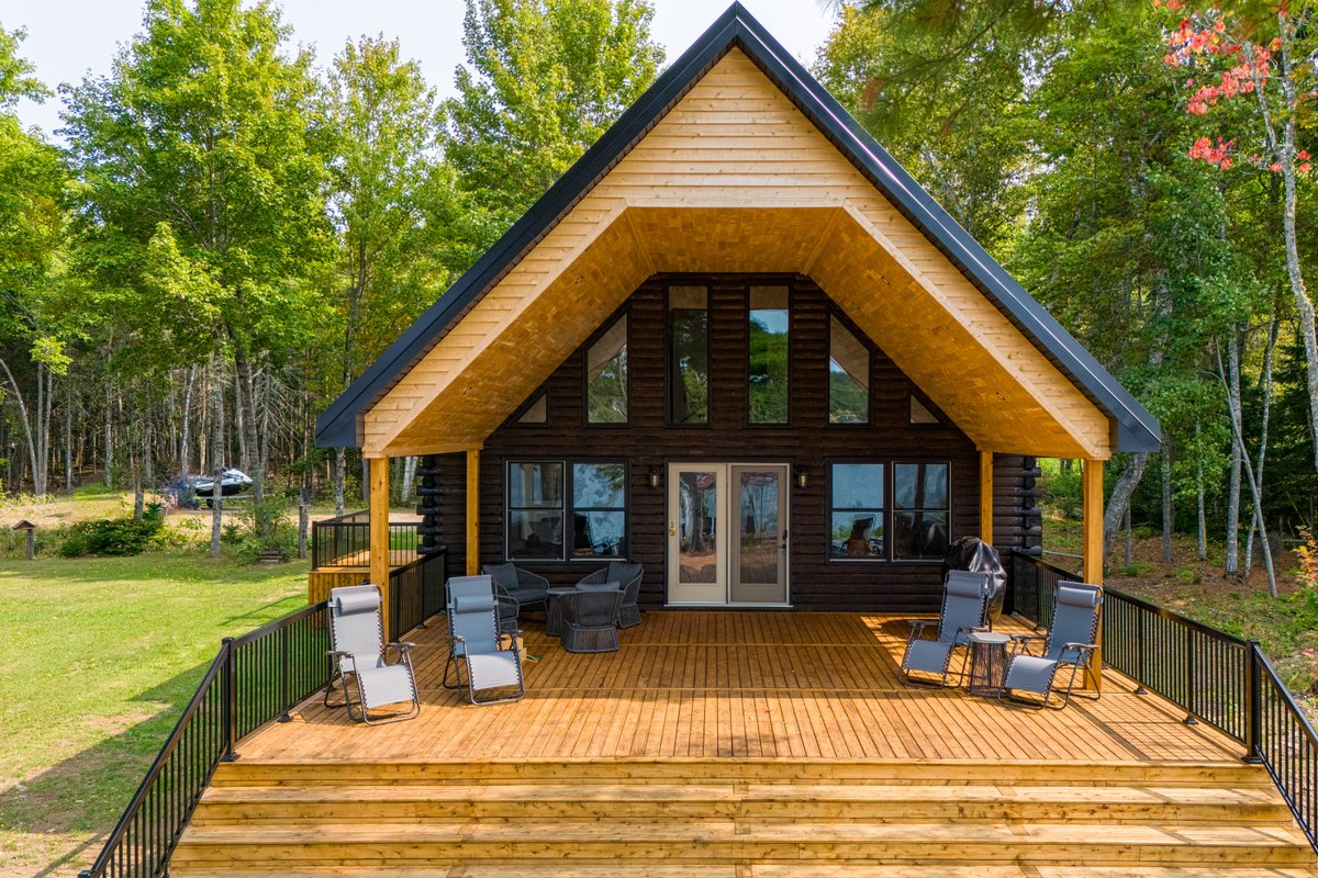 Sunset Shore Cottage – Riverfront