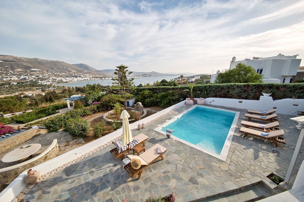 Villa Deep Blue with private pool in Parikia gallery image 2