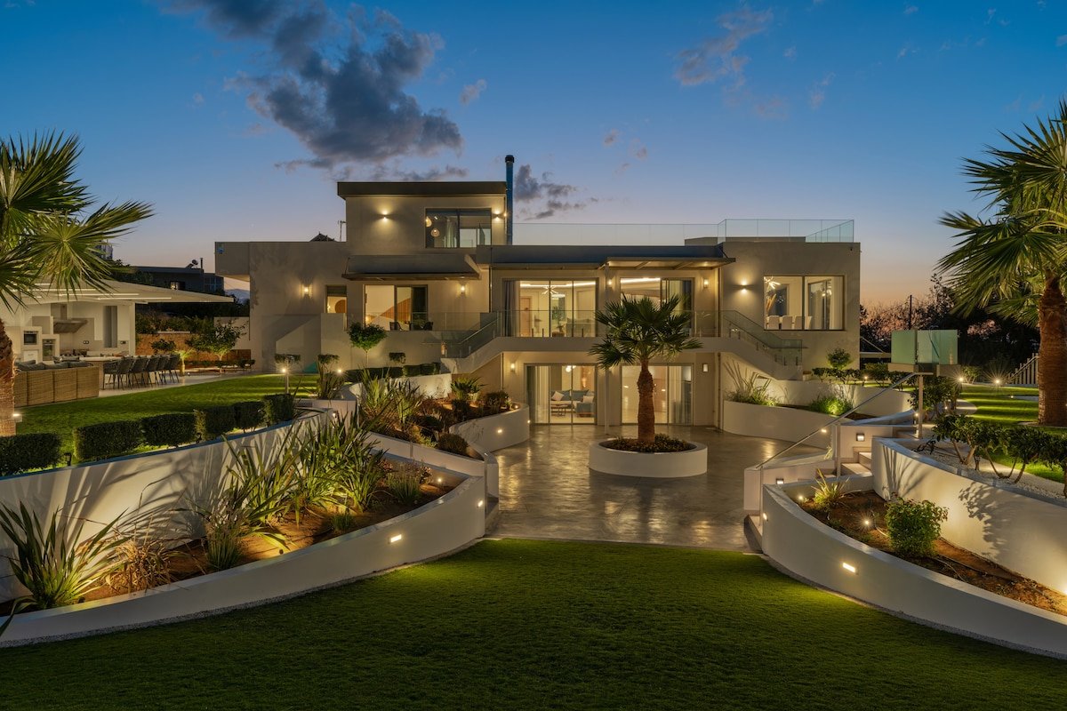 Luxury Villa Zakkallin – With Amazing View