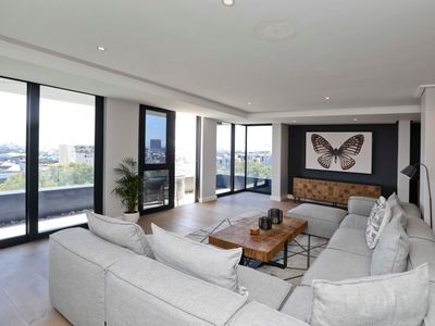 Waterfront & Stadium View Penthouse – Serviced