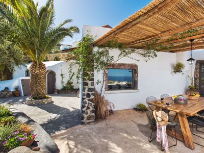 “Old Vourvoulos Houses” for 10!