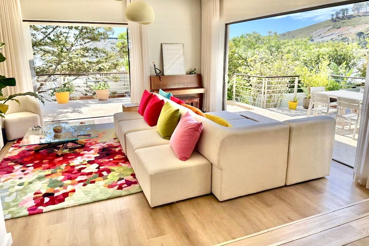 Camps Bay villa w/pool + solar+15 min walk 2 beach gallery image 2