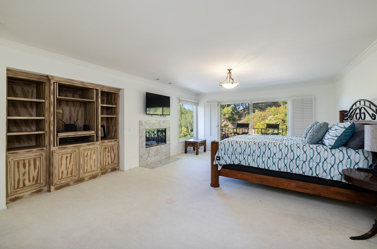 Bigger is Better And So Are Spectacular Views gallery image 4