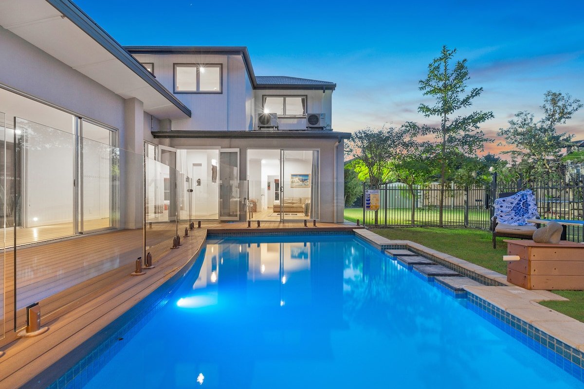 1Beachfront – Primo Casuarina Hideaway by uHoliday gallery image 5