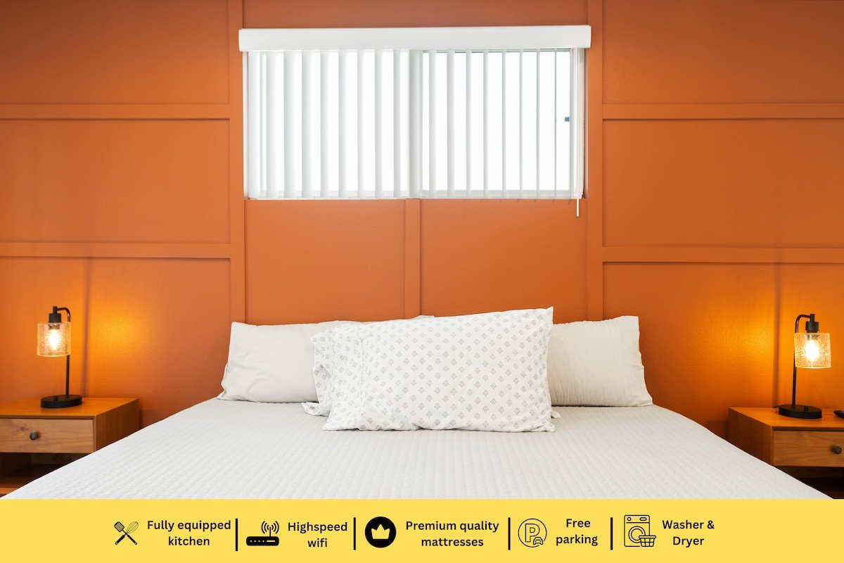 Huge & Comfy LA Family Home gallery image 2