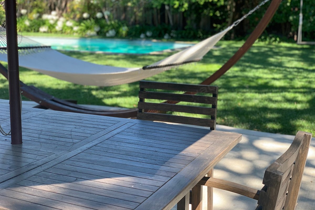 Los Gatos Villa: hot tub, sauna, pool, huge yard gallery image 3