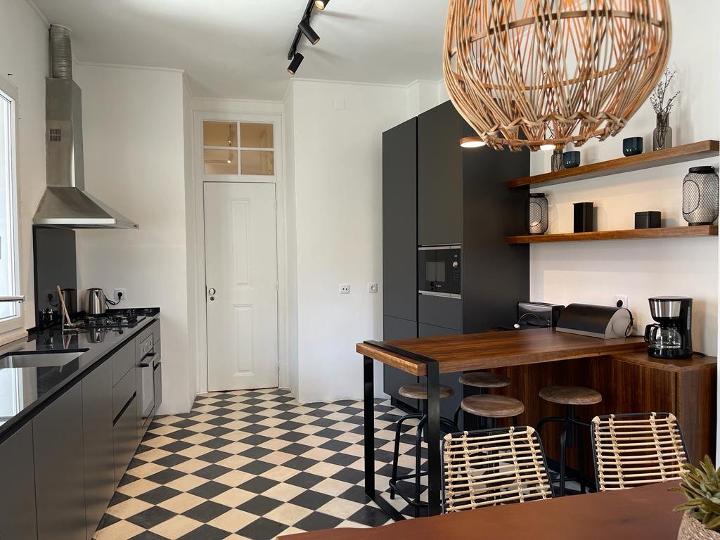 Modern 3BR Apt. in the Heart of Lisbon gallery image 4