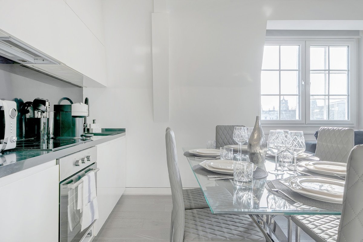 Sublime Knightsbridge Penthouse / 2Bed 2.5 Bath gallery image 4