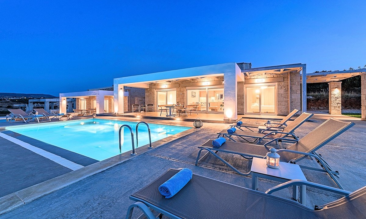 Vista Mare Grand Heated Pools gallery image 2