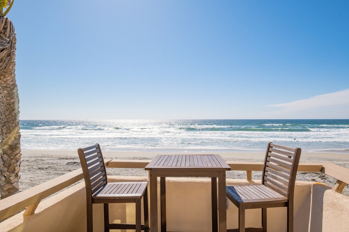 Luxe Oceanfront w/ HotTub | Icon of Mission Beach gallery image 5