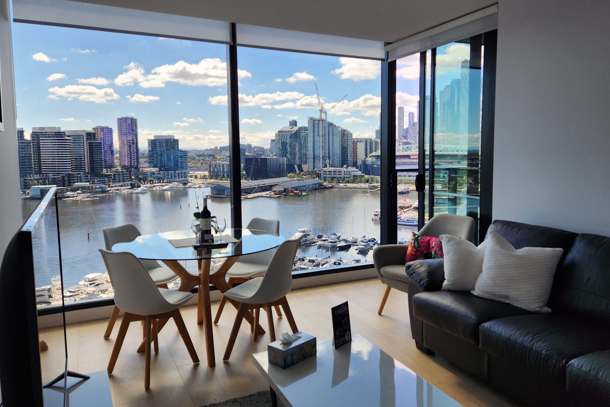 Classic 2 bedroom – Incredible City, Harbour Views