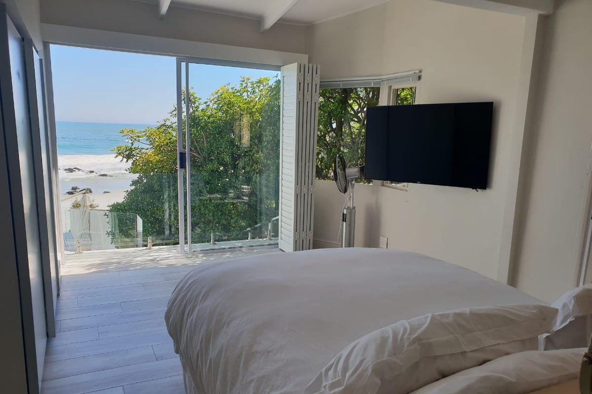 Cape Town Clifton Bungalow on beach gallery image 4