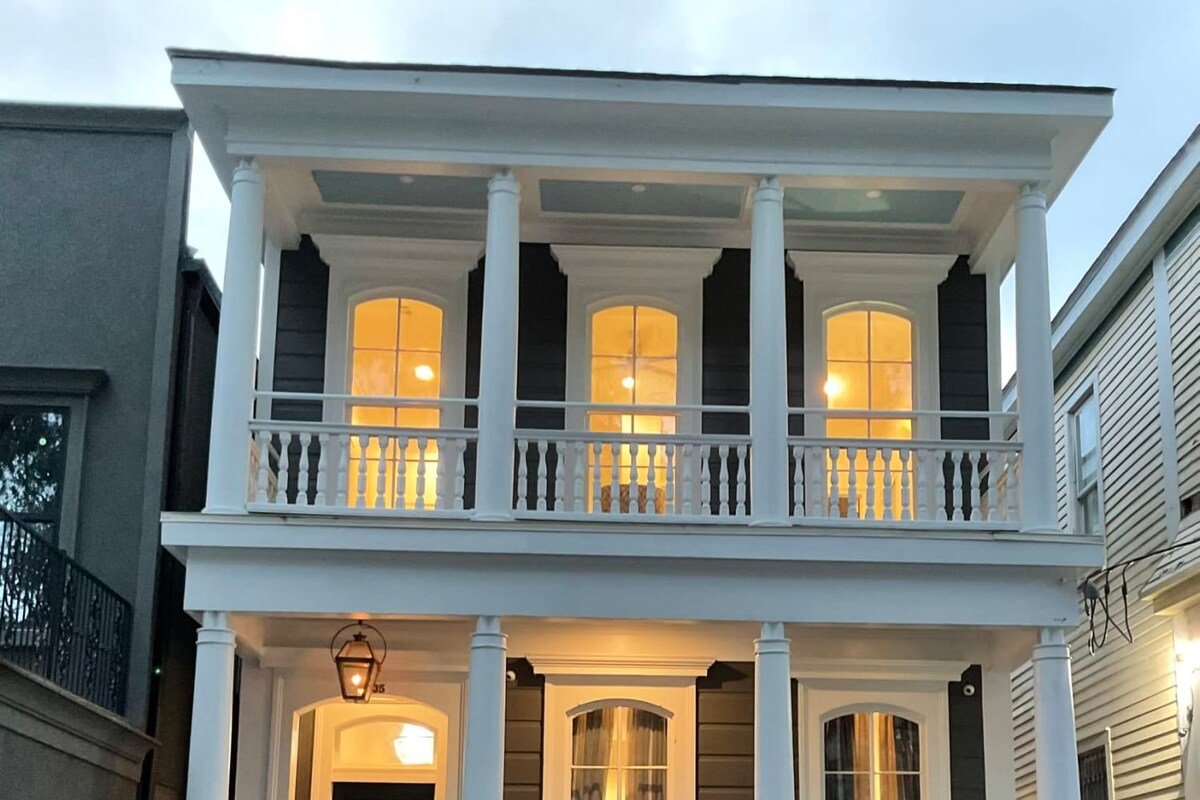 Canal St. Historic Mini-Mansion gallery image 3