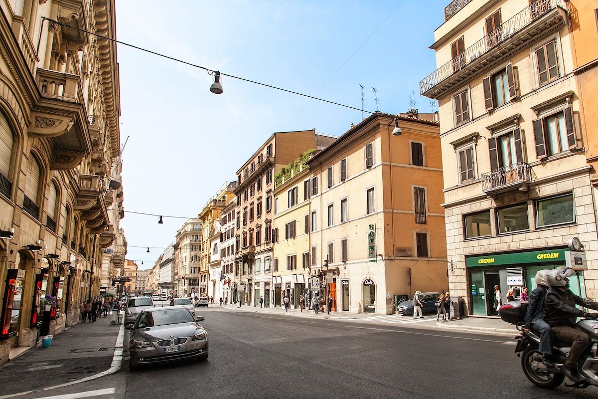 Spanish Steps Design Penthouse Private Terrace gallery image 5