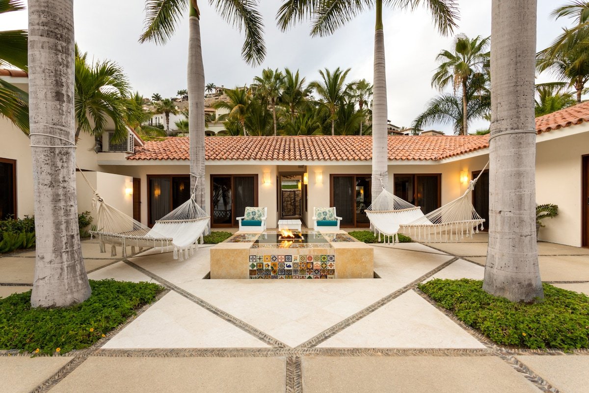 Casa Edwards a Beach Front at Villas del Mar