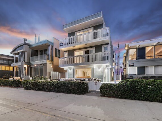 Oceanfront Charmer with A/C gallery image 3