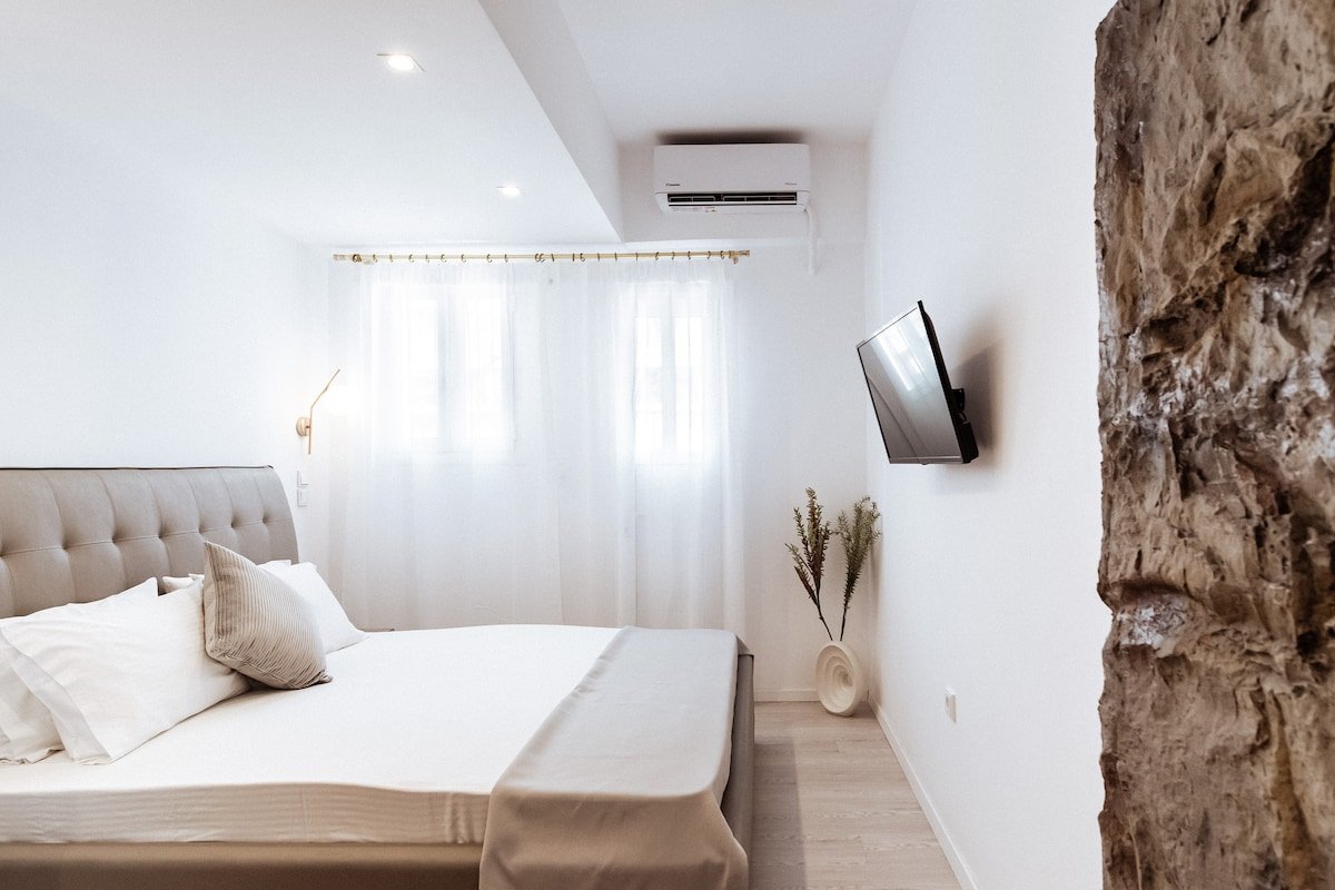 Luxury 3BD Apartment in the Heart of the City gallery image 4