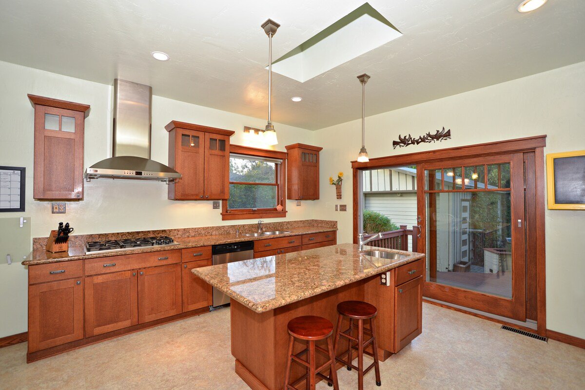 Downtown Mtn View Private Home with Hot Tub gallery image 4