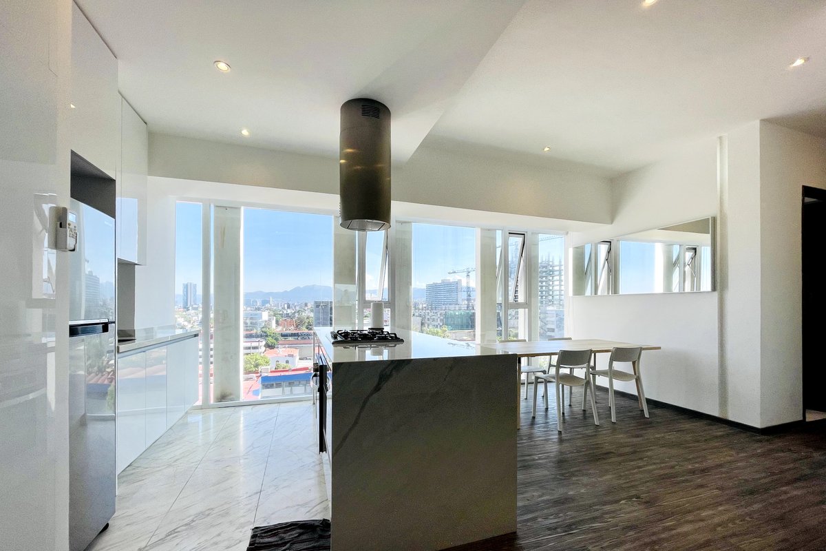 Highrisecondo terrace hotcoldtubs WiFi400Mbps