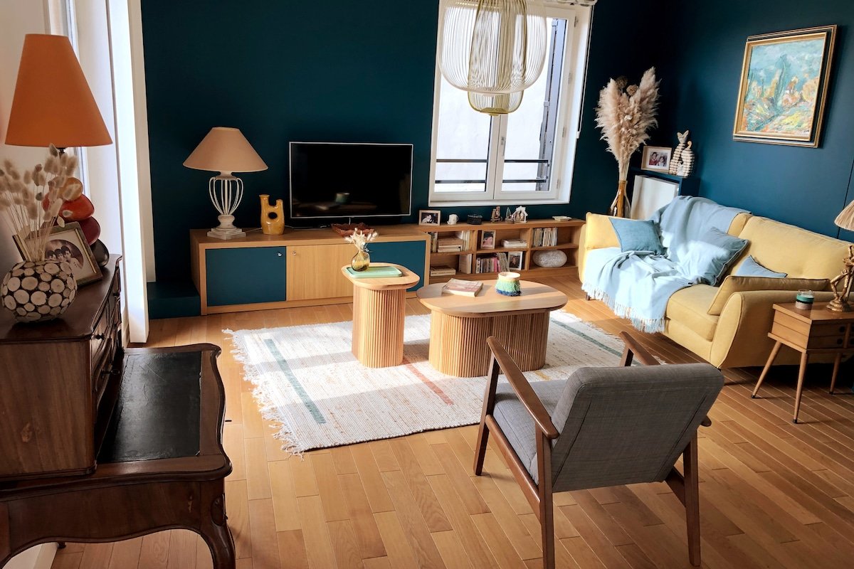 Magnificent apartment with terrace in the center gallery image 2