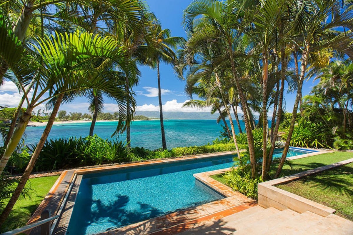 Oceanfront with pool & hot-tub gallery image 5